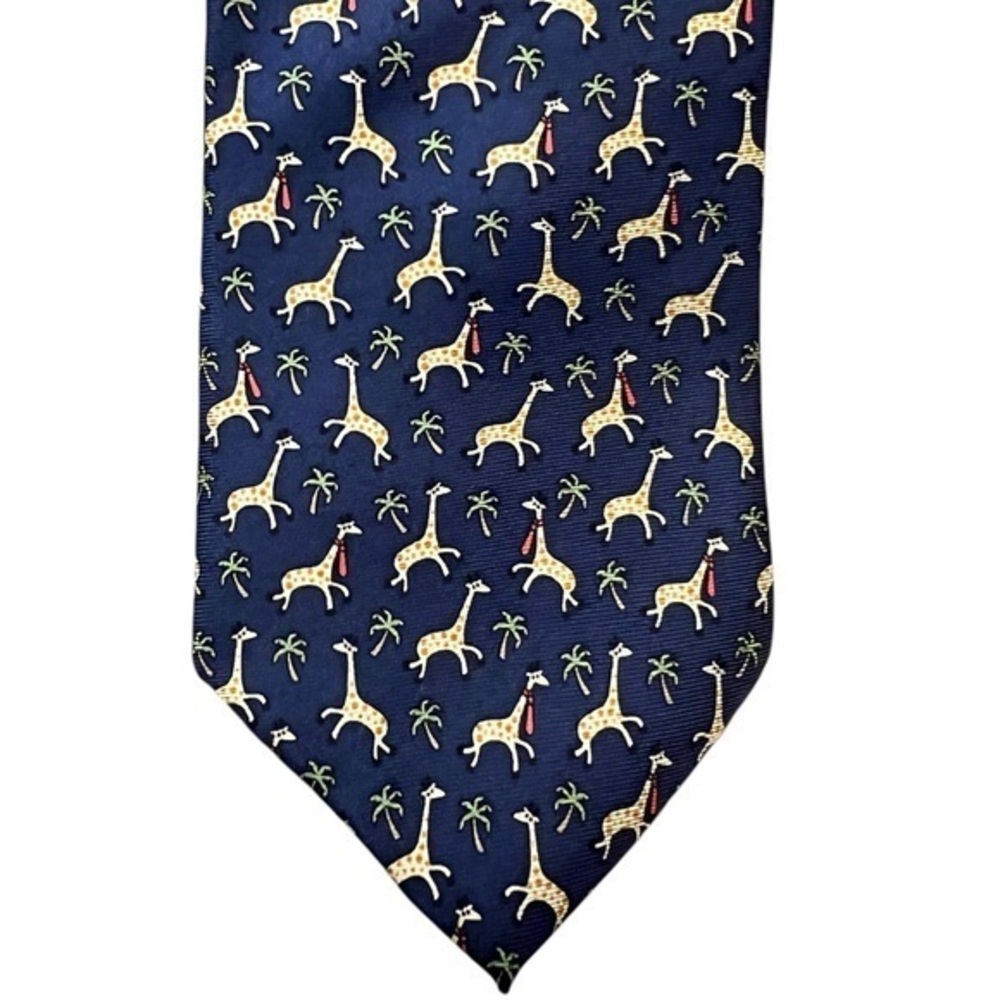Pierre Cardin periwinkle blue giraffes 🦒 pattern 100% silk tie, 3.25”